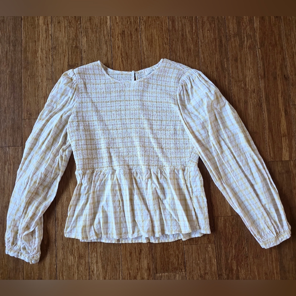 Universal Thread Textured Cream and Gold Top